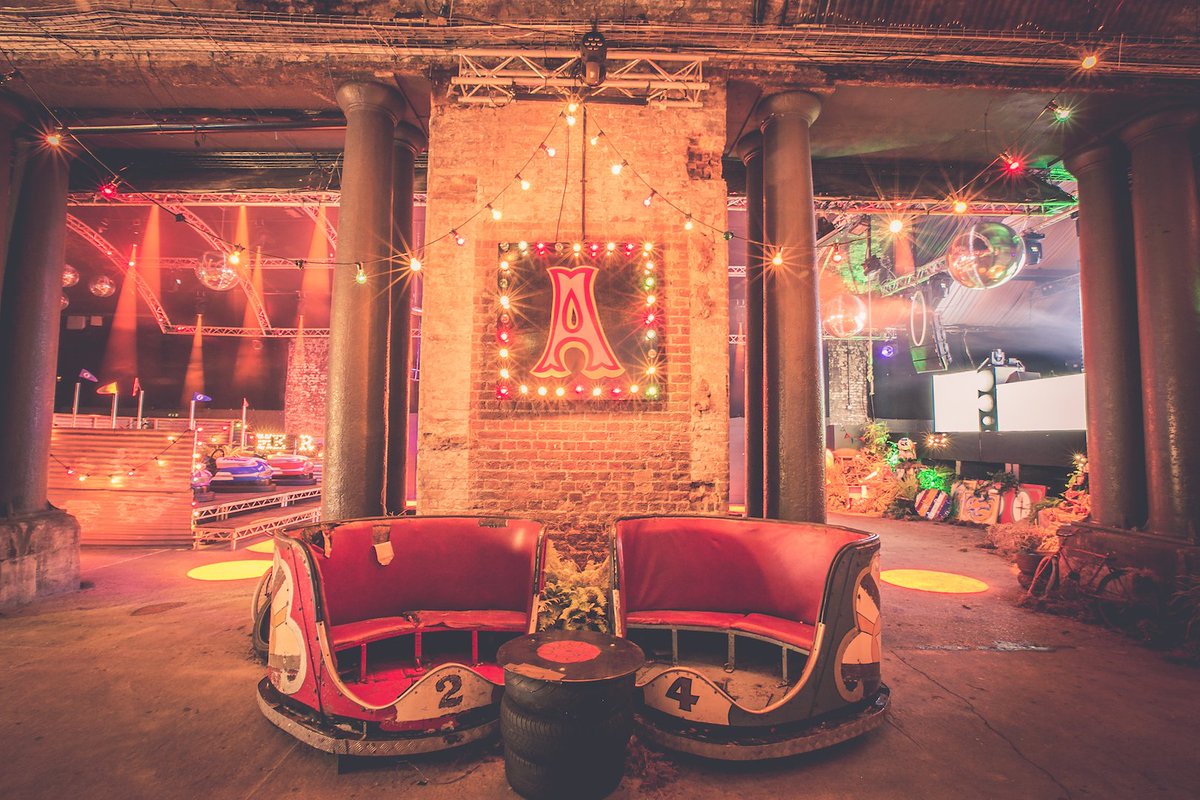 Waltzer Seating for <a href="/plainjaneevents/">Plain Jane Events</a> #MetroParty