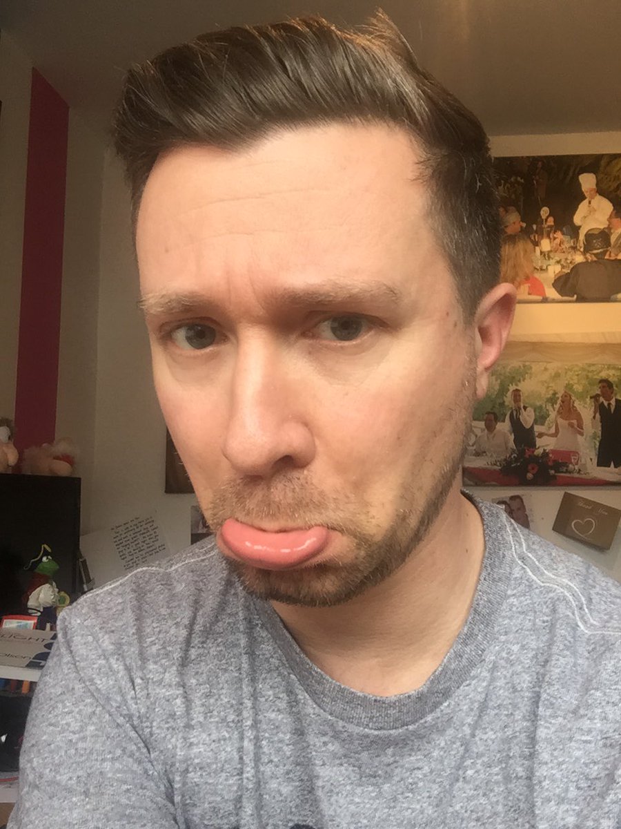 bestsingwaiters's tweet photo. This is my sad face because we have had to turn 2 people away this morning as we are fully booked. Please book early https://t.co/zjS4YC4XnJ