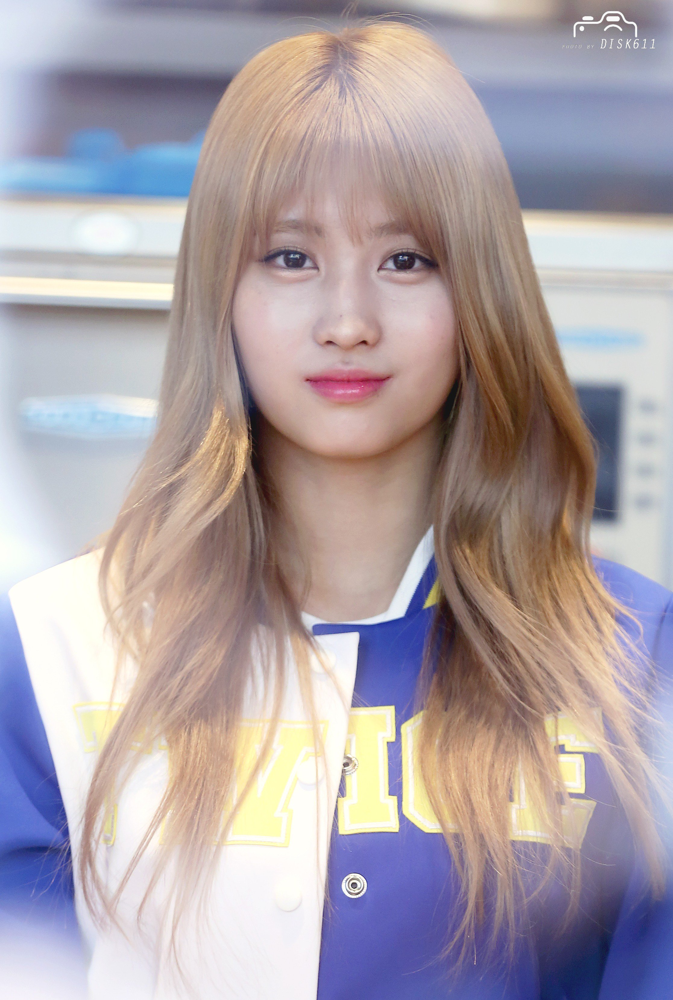 TWICE　モモ 動画ニュース】TWICEモモ、輝く胸元 総額8000万円のジュエリー