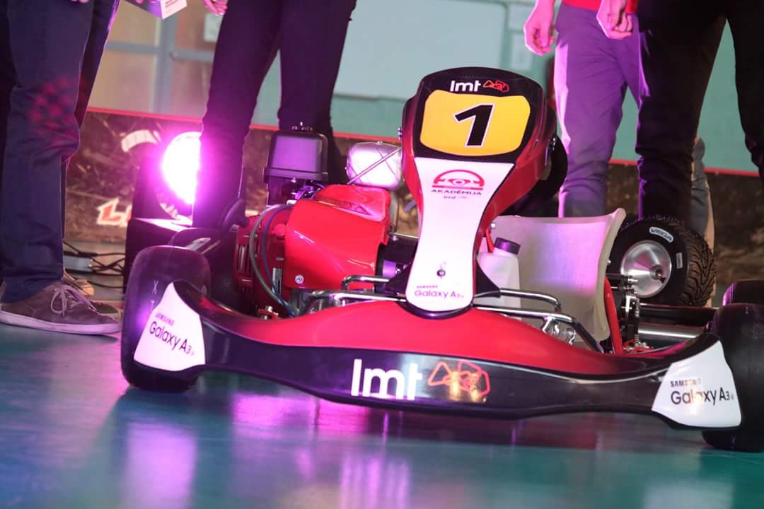Esam ieguvuši kartingu! Paldies <a href="/Auto_Akademija/">Autosporta Akadēmija</a> . Sākam gatavoties sacensībām. Tā teikt- gāzi grīdā!