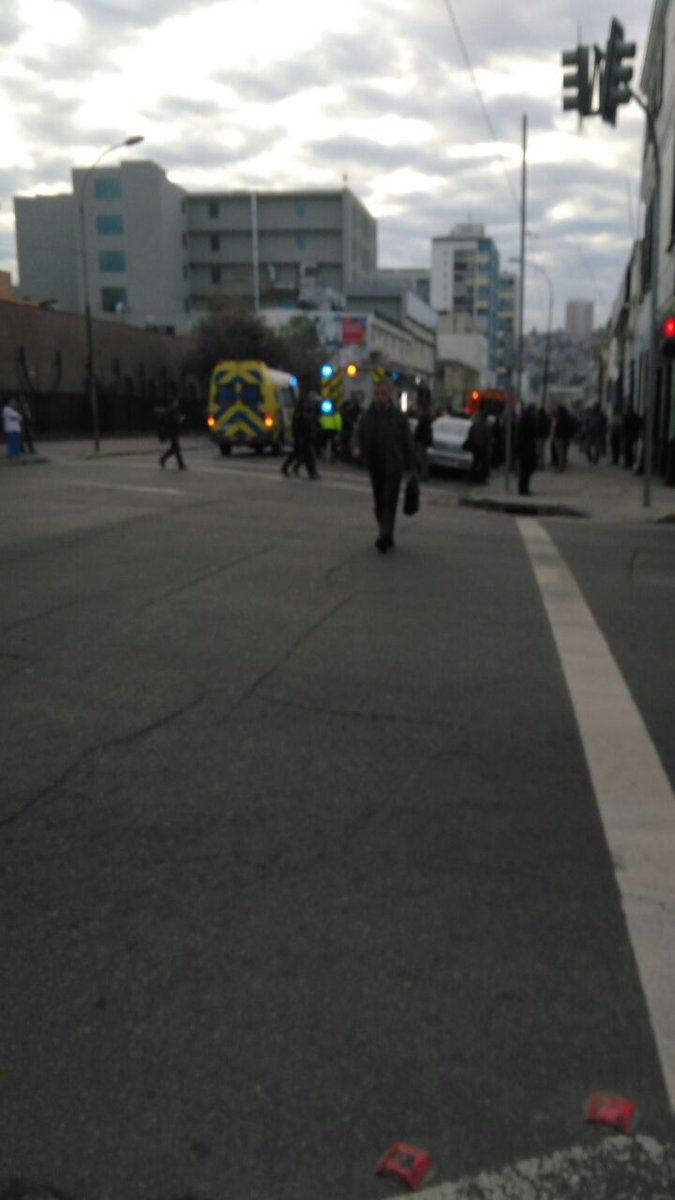 NoticiasValpoEx's tweet photo. Imágenes  rescate Vehicular Yungay  con Francia https://t.co/0sxyiKrRWK