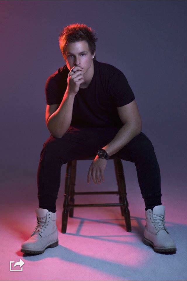 carlcmcabrera's tweet photo. @Smallzy Please play "Limitless" by @TrentBell90 its amazing and catchy https://t.co/M7WGSpQ2pD