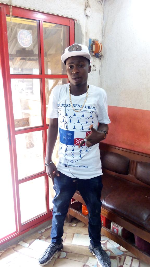 maxionelive's tweet photo. Jah bless my husle @Maxionelive https://t.co/Zb31U592hG