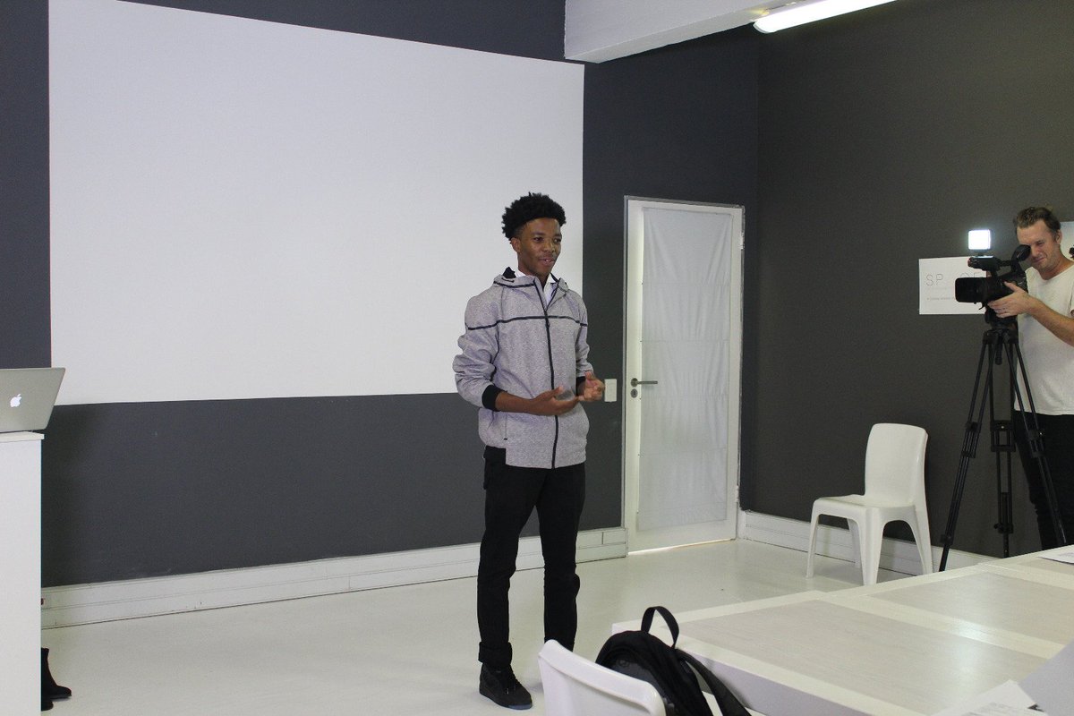 ELLESouthAfrica's tweet photo. Up next, it's @Themba_Mbuyisa! #ELLEStyleReporter2016 #FinalJudging @Canon_SA @OrmsDirect https://t.co/7QeMilmesc