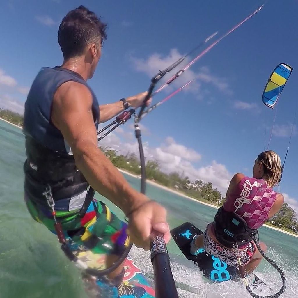 weKitesurf's tweet photo. GETTING UP CLOSE & PERSONAL
#ridewithus #bestkiteboarding #kiteboarding #kitesurfing #kiteboard #kitesurf #letskite… https://t.co/4s4s81IhOj
