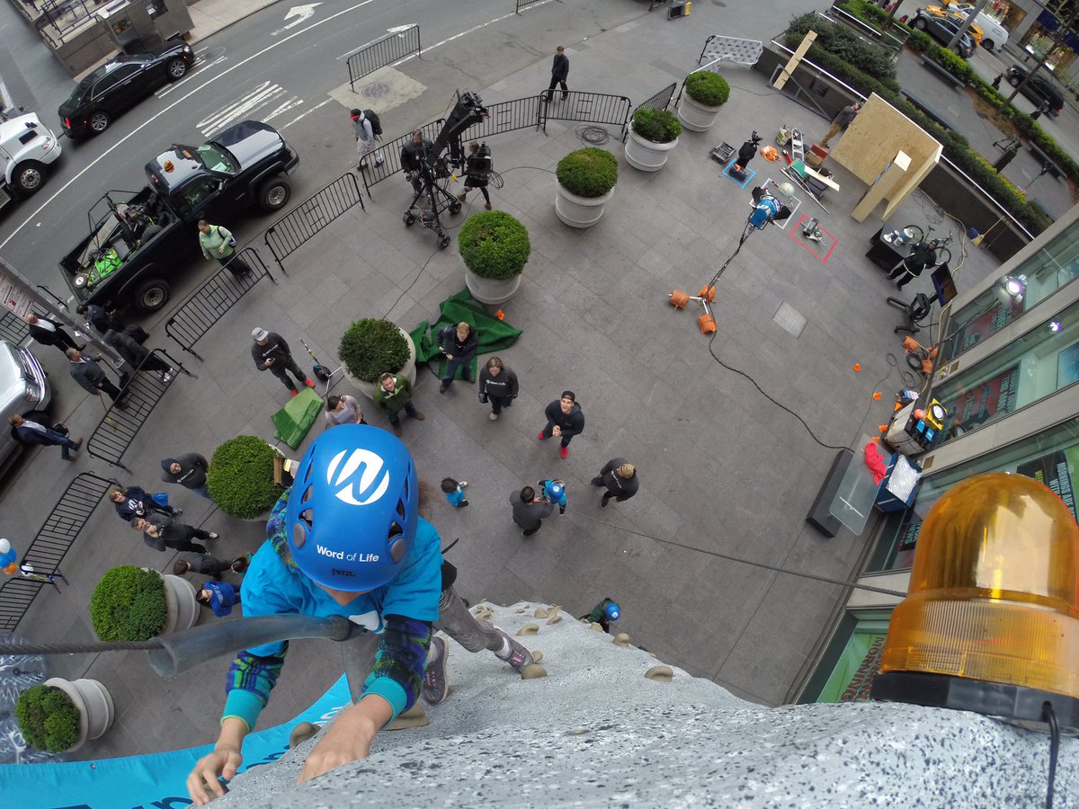 WOLISLAND's tweet photo. Rock climbing in Manhattan! #thepowerofcamp #betterwithfriends @foxandfriends https://t.co/mxex9Mf6HQ