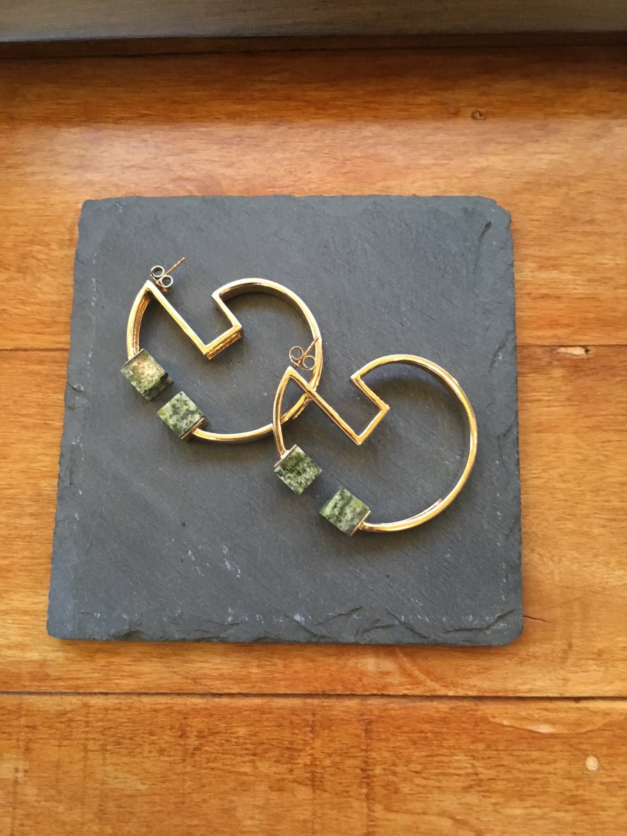 MissMalini's tweet photo. Cool jewelry on display @Melorra_com! Trends expected 2016 Spring/Summer ruffles, military, denim, floral, necktie! https://t.co/LEOBMcNo1z