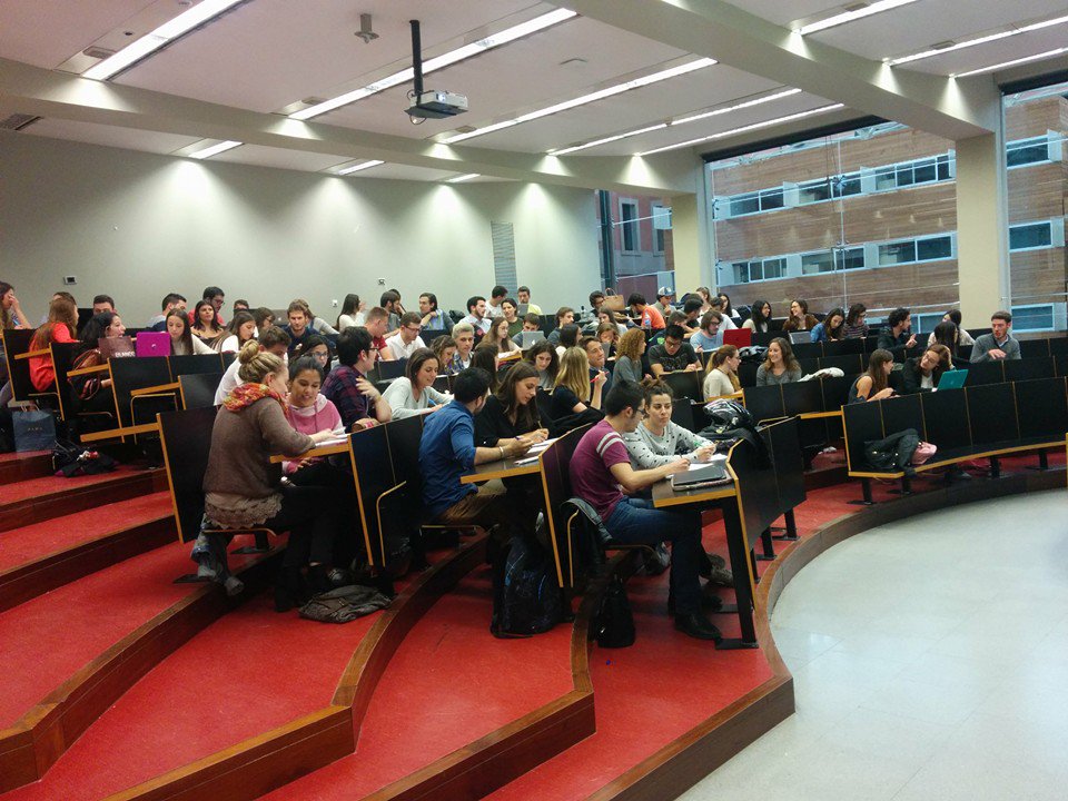 APSNetworKing's tweet photo. Preparando #ElevatorSpeech @univpompeufabra #mktdupf16 otros tienen sueños, nosotros #objetivos #NetworKingPlan https://t.co/lxHID14sIQ