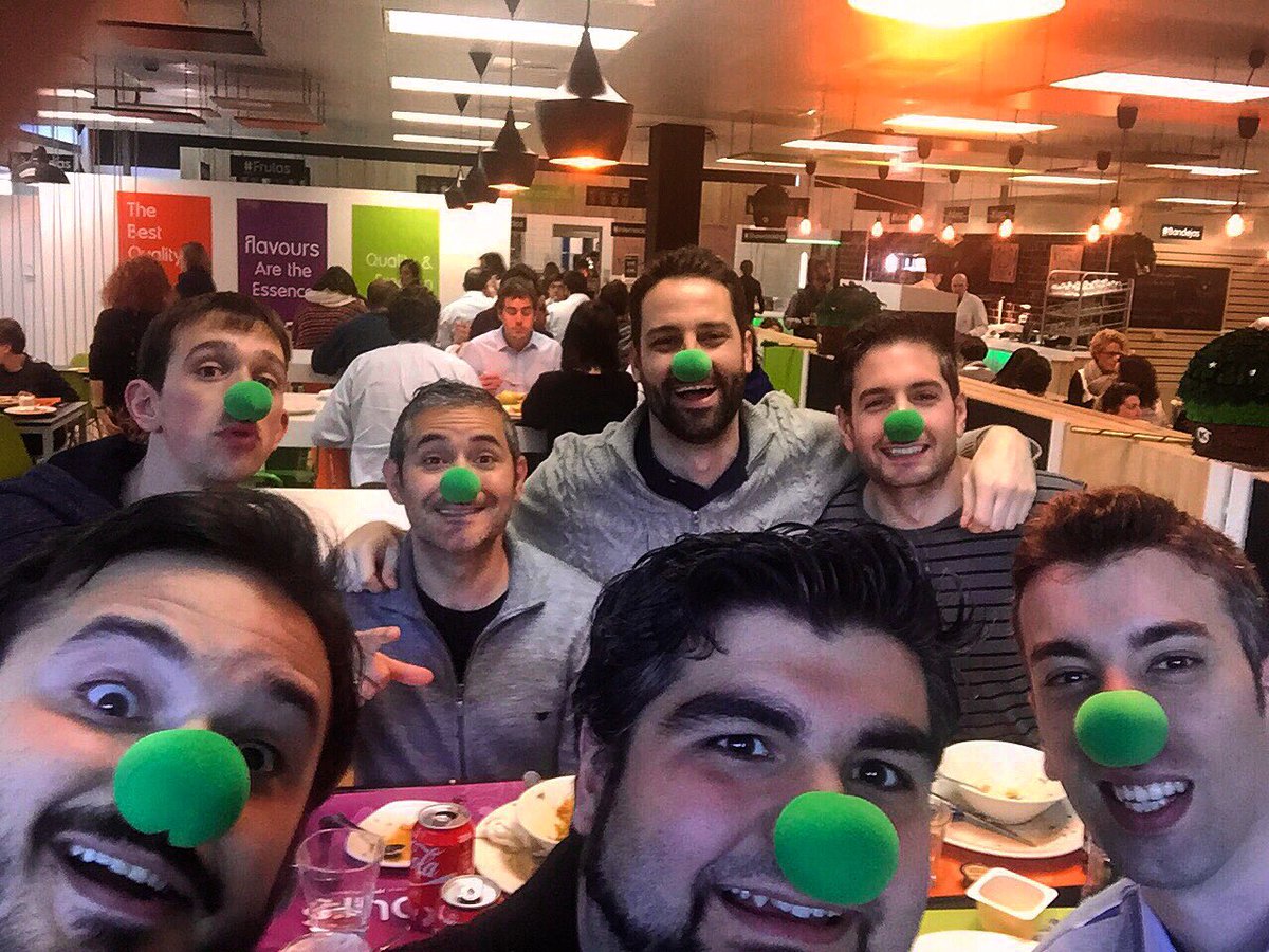 AlbertusMetal's tweet photo. Aquí, con una panda de payasos  en @KernPharma !! #cumpleKernPharma https://t.co/LtinOaEjnh