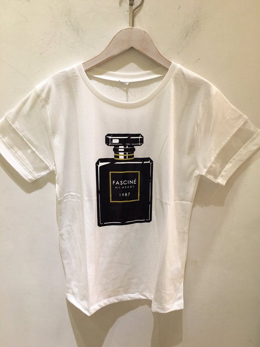 TOCOPACIFIC109's tweet photo. 人気商品再入荷🙆
「Perfume」Tシャツのwhiteカラーが再入荷致しました♫
Price¥3.900＋Tax
blackカラーもオススメです
チェック→https://t.co/Sqa1tNb9QN https://t.co/LN4JbiEnH9