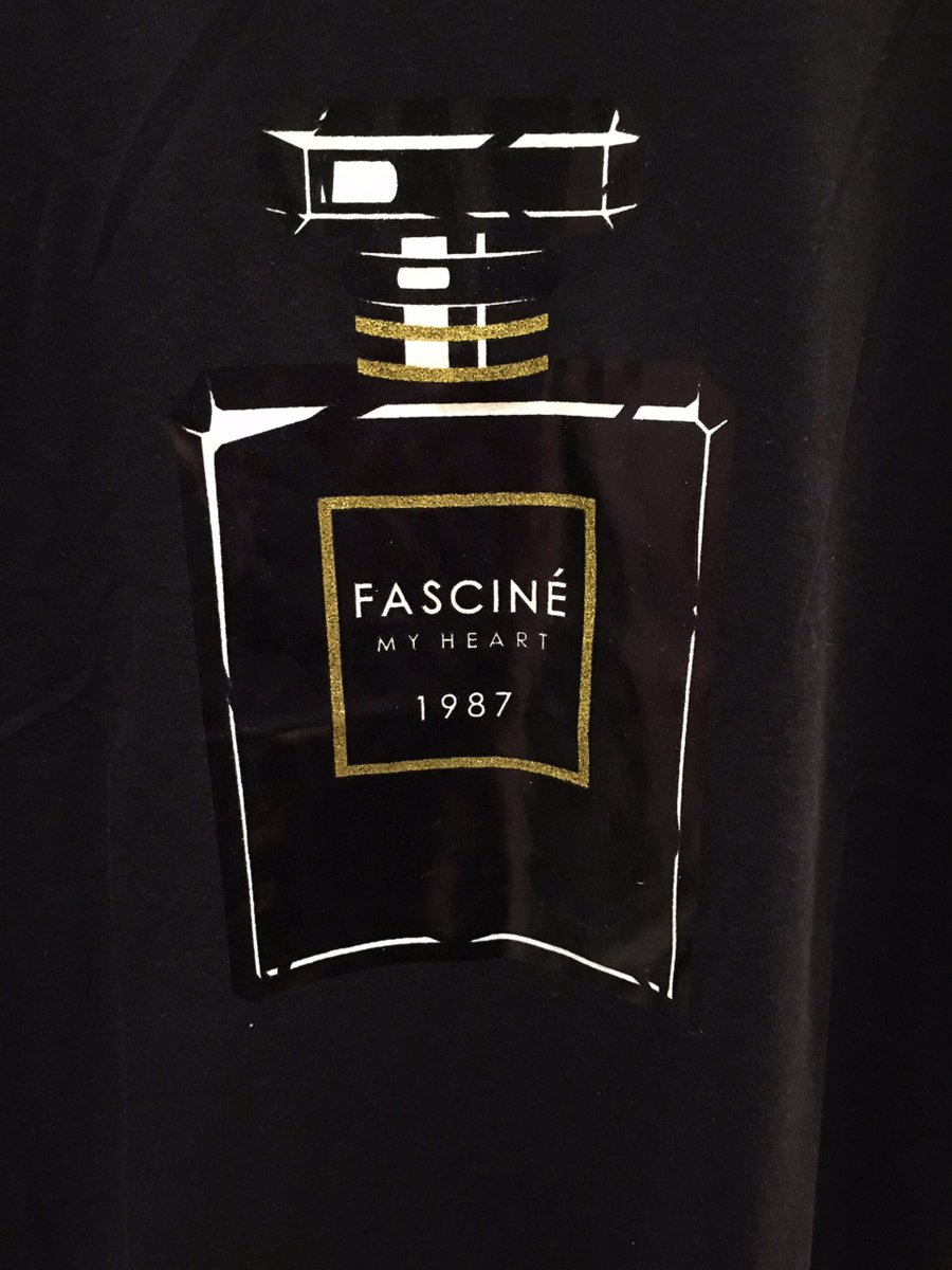 TOCOPACIFIC109's tweet photo. 人気商品再入荷🙆
「Perfume」Tシャツのwhiteカラーが再入荷致しました♫
Price¥3.900＋Tax
blackカラーもオススメです
チェック→https://t.co/Sqa1tNb9QN https://t.co/LN4JbiEnH9