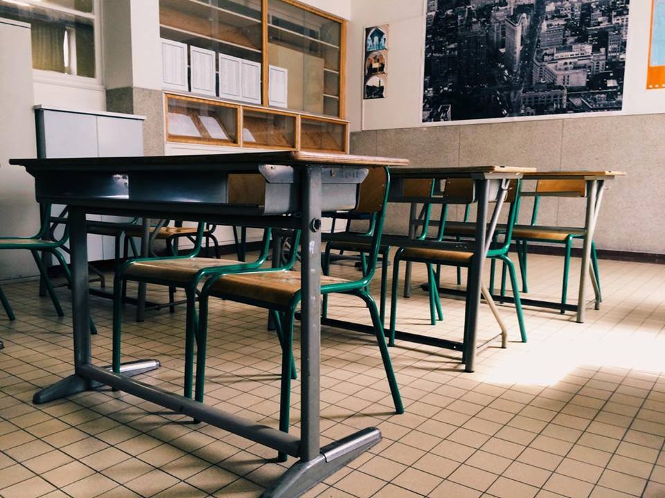 jwebulb's tweet photo. Jeu de la chaise musicale pour les élèves bruxellois #décretinscription #enseignement https://t.co/jIJonATnGg https://t.co/l3IV5puY9C