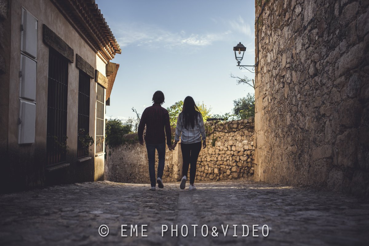 Un paseo por #Trujillo llamado #preboda...#weddingphotographer #bodas #love #fotografía  emephotovideo.es