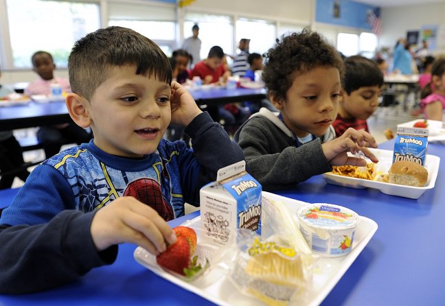 thinkprogress's tweet photo. House Republicans want to cut free school lunch programs https://t.co/t2l9FoHPAw https://t.co/bCWBS8Ei8S