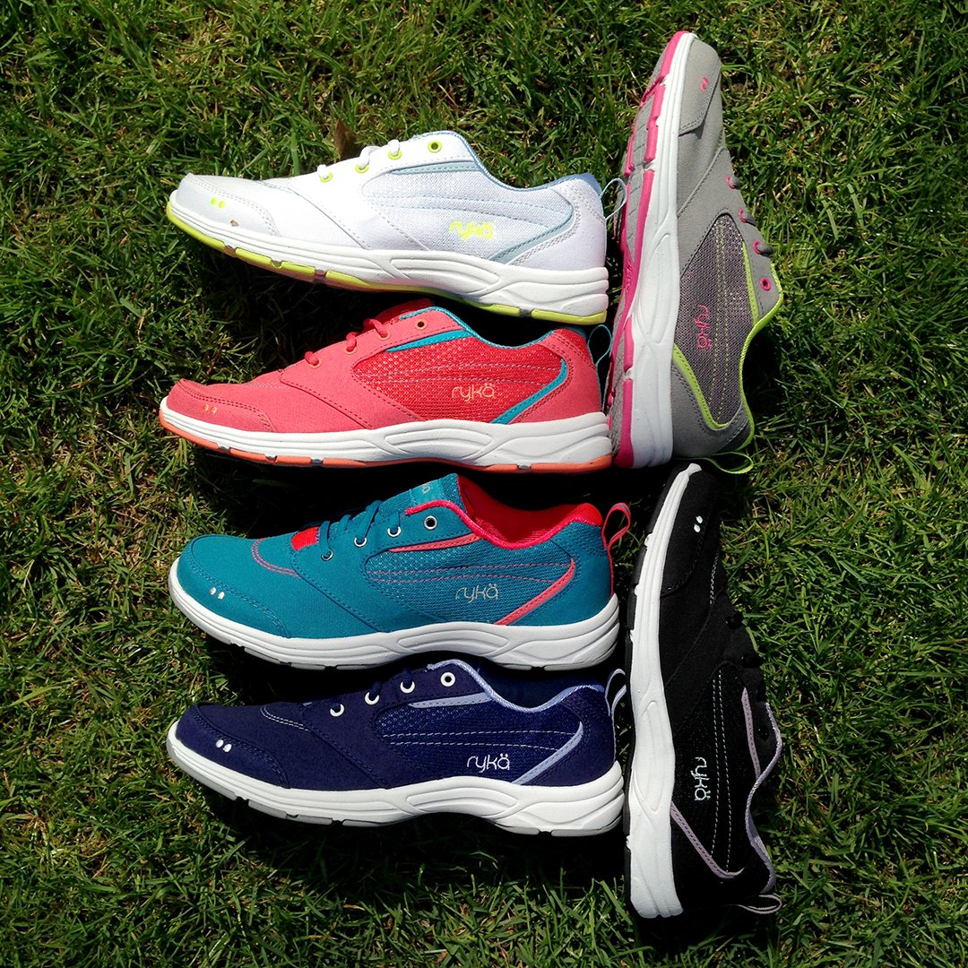 ryka's tweet photo. Noon ET, #ryka #TSV TEANNA #canvassneakers on @QVC #QCheck w/ @KerstinLindQVC. #walkingshoes https://t.co/zui1uOYpX7 https://t.co/3G2Tzf9igc