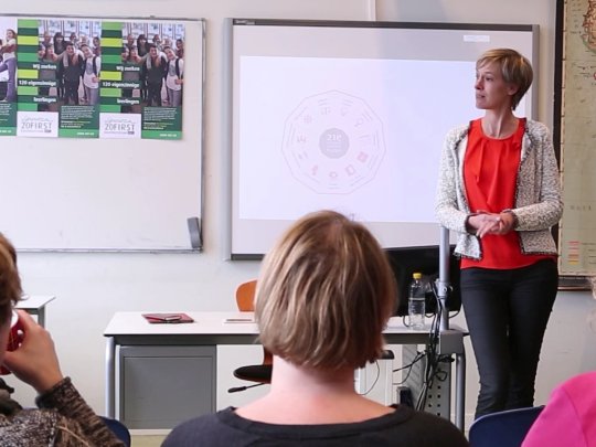 "Leren met lef": Lees het interview met Carolien Hueting, conrector Spinoza Lyceum Amsterdam.bit.ly/245xuAt