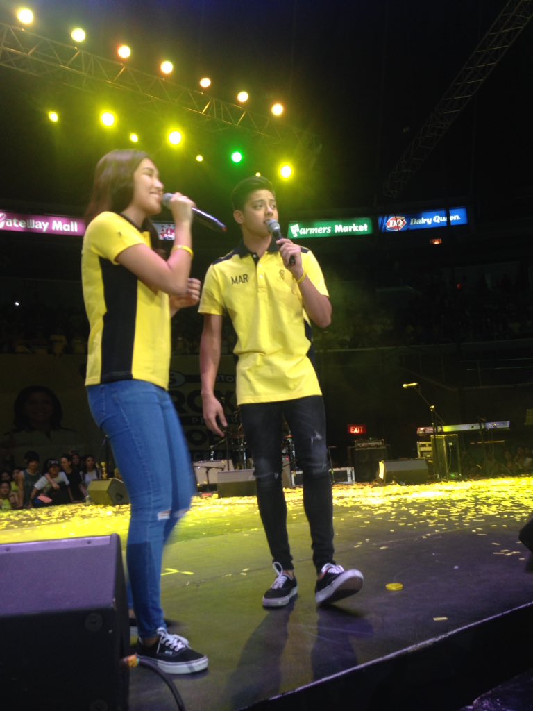 iamdarwincg's tweet photo. #KathNiel @bernardokath @imdanielpadilla at Youth Grand Rally for Mar and Leni  #MarLeniWins #LetsVote5 https://t.co/1Z93O6wkpT
