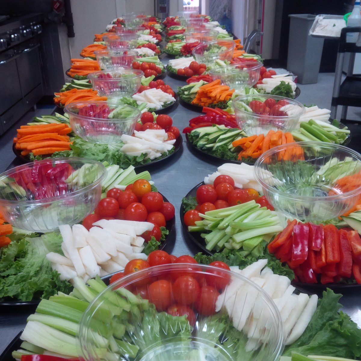 DevourCaterer's tweet photo. Let @DevourCaterer cater your next #meeting. Great for #lunch or #dinner. #catering #dceats #dcdining #dcfood https://t.co/Y0B01qZkxL