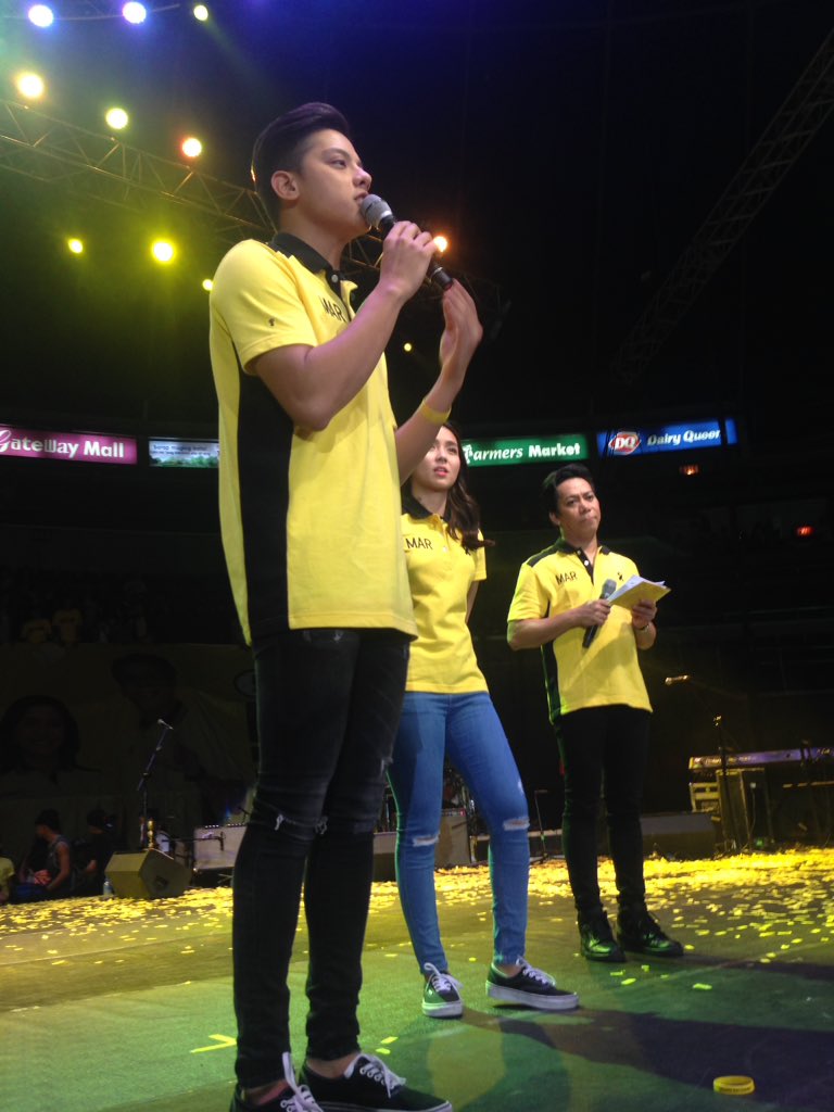 KaDsIloilo's tweet photo. RT @iamdarwincg: #KathNielForMarLeni Youth Grand Rally for Mar and Leni #MarLeniWins #RoxasRobredo #LetsVote5 https://t.co/BrriHFPtXr