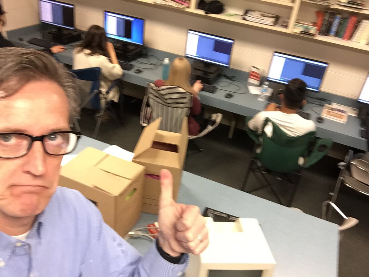 vergil66's tweet image. In the spirit of @rushkoff #ProgramOrBeProgrammed #APELang @MinutemenCHS students using @Codecademy #ProgramLiteracy