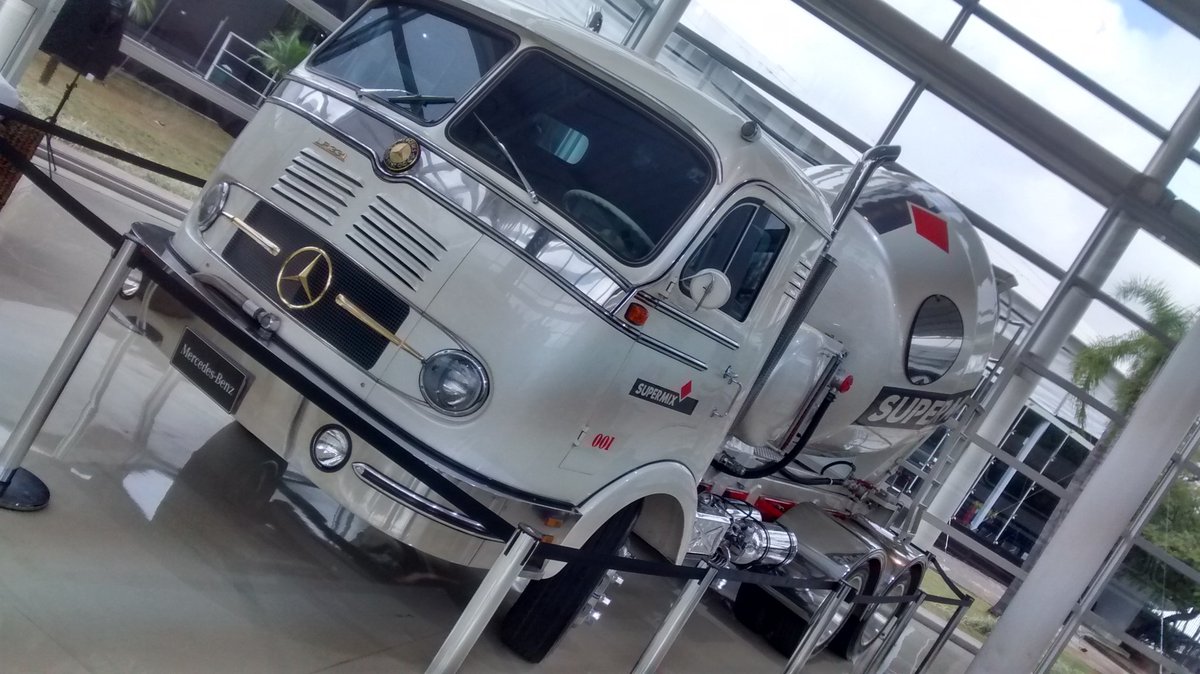 AlphaAutos's tweet photo. Caminhão MB LP 331 fabricado em 1961
#movendoofuturo #MB60 #MercedesBrasil #60anosMercedesBrasil https://t.co/mzkKZmK1WN