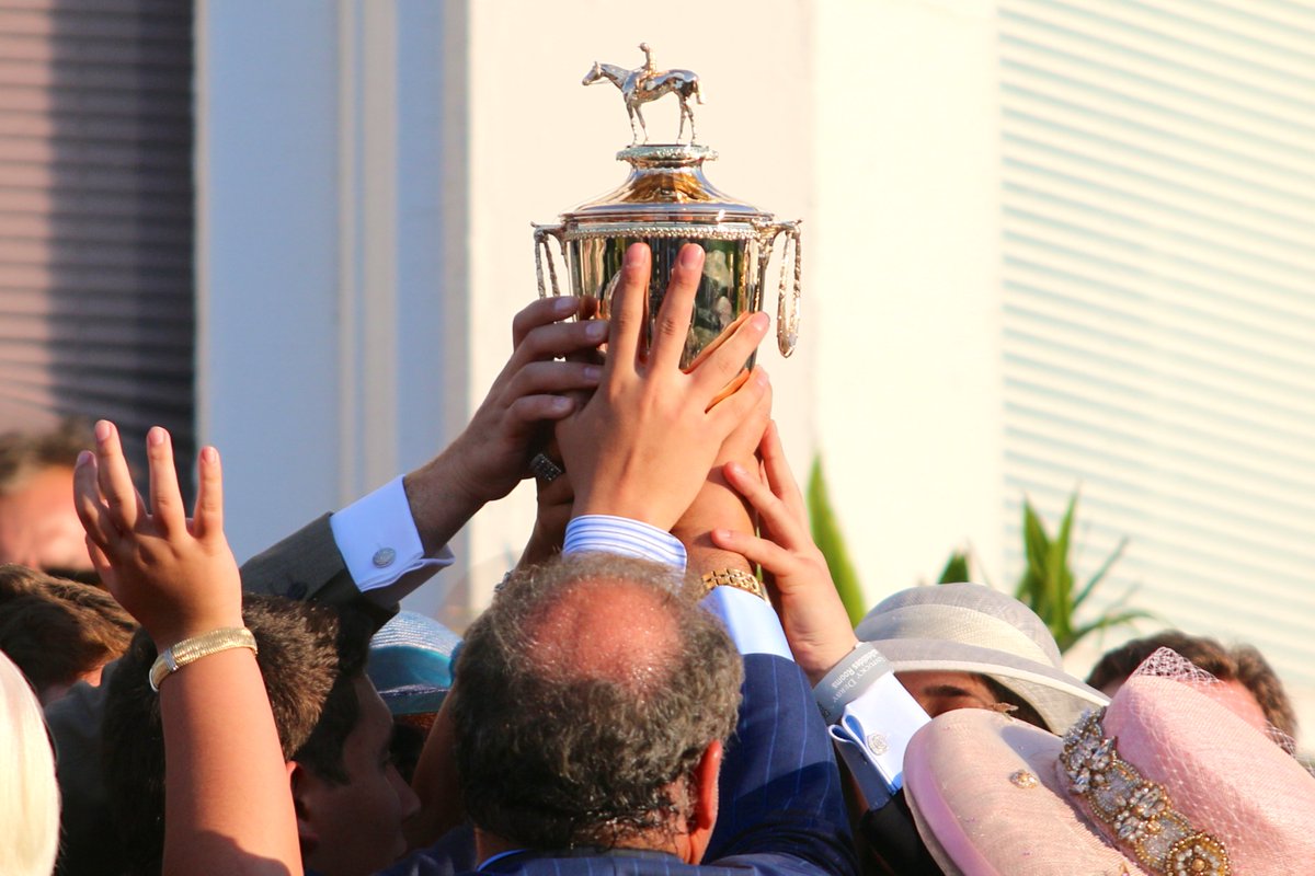 ABRLive's tweet image. .@orngnbluegrass has 14 things fun facts about the @KentuckyDerby! Get in the know: americasbestracing.net/lifestyle/2016…