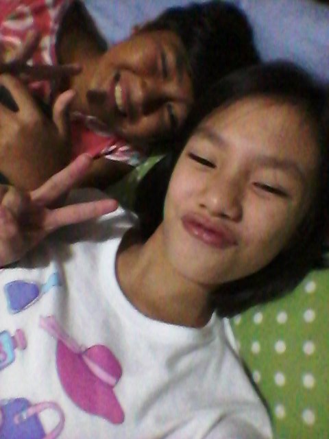 aina_kanuma's tweet photo. Sleepover 👧👧😝💖💋 #emojilovers https://t.co/68vBxzIKPC