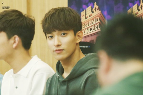 svtdays17's tweet photo. [HQ] 160428 #SEVENTEEN #세븐틴 #DK #도겸 #석민 cr. Do the Kyeom https://t.co/YLjw5umi3E