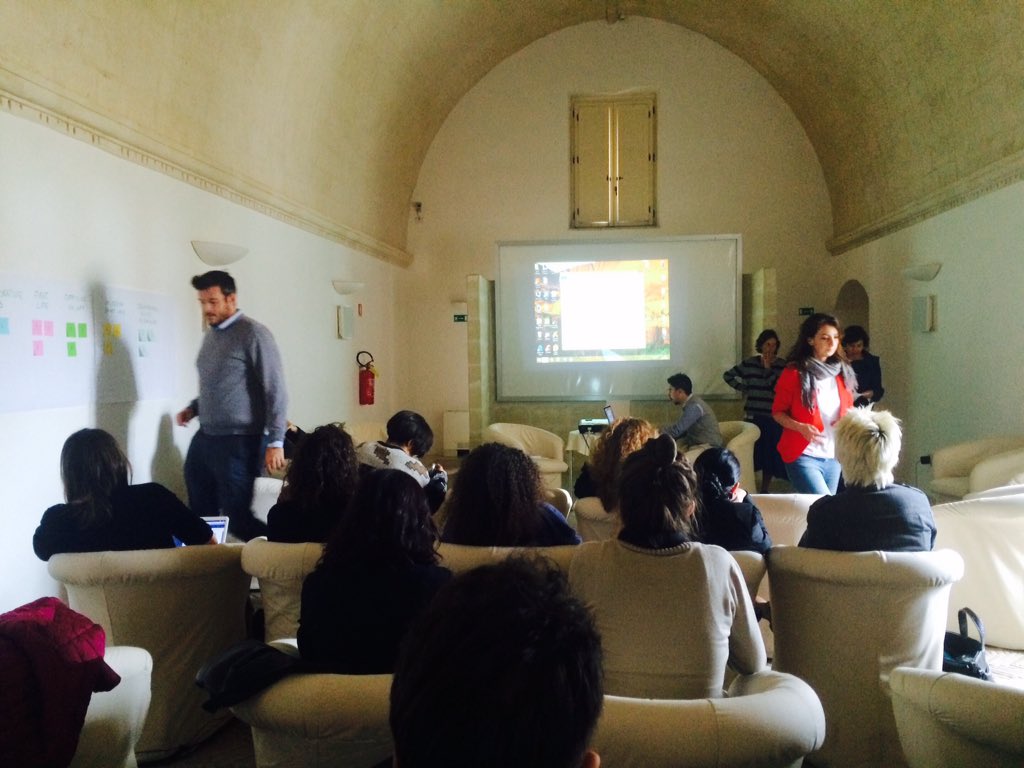 ProgettoRENA's tweet image. Alla #SharingSchool di #Matera oggi pomeriggio si inizia a lavorare sui progetti collaborativi dei partecipanti!
