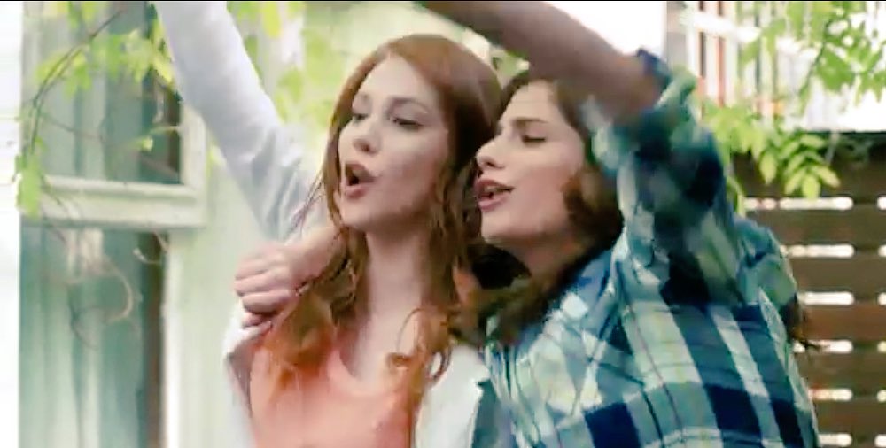 YldzAsude's tweet photo. Elinde bilet 🎫New York istikamet ✈️ güle güle sana 👋🏼Gılo Fikret lalala laaaa laaa 🖕🏻💃🏼😂 #kiralıkaşk https://t.co/paAp1tr2ub
