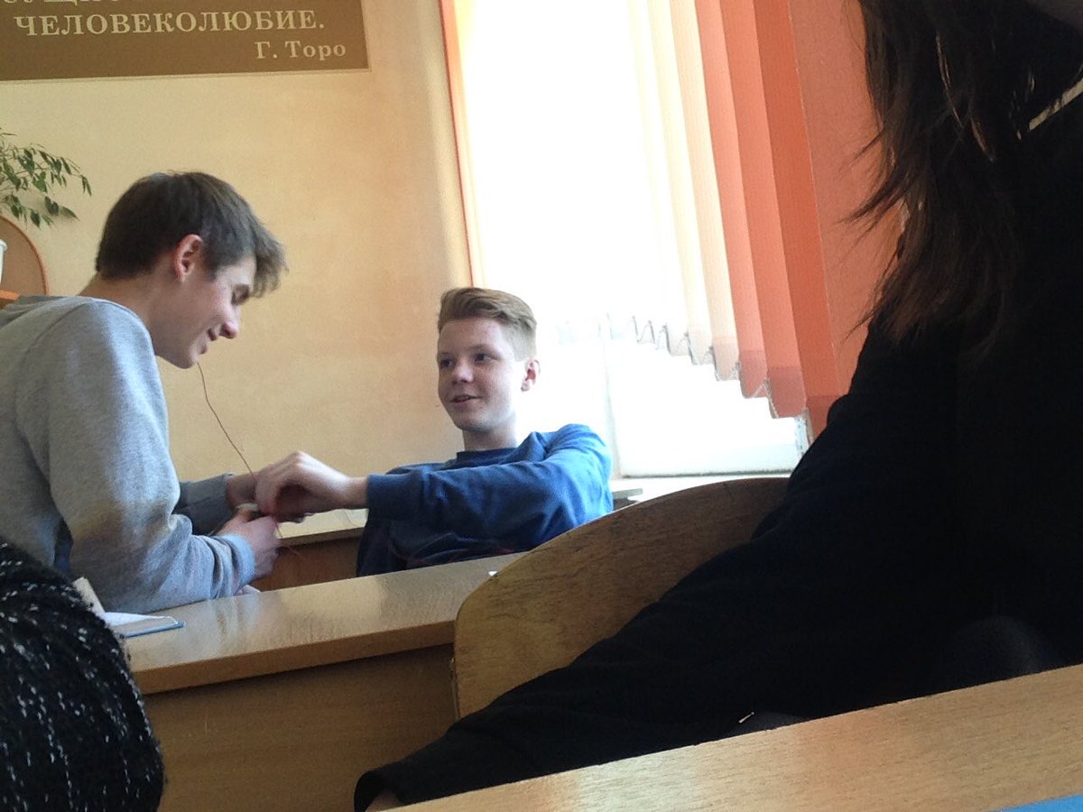 _SKIIINS_'s tweet image. Смотрите, мой одноклассник Йен