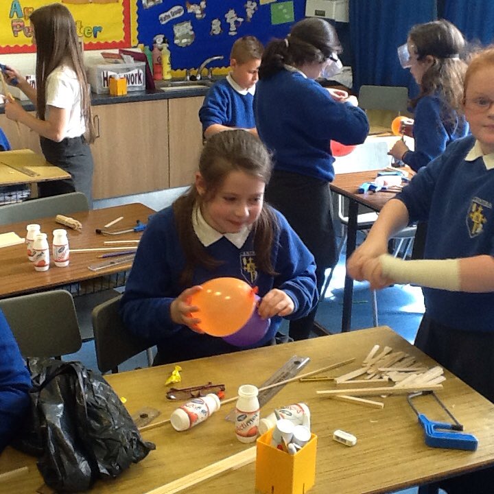 LisburnC's tweet photo. Designing and making life rafts to take survivors in P6C #titanicproject https://t.co/FqnnWcRbBJ
