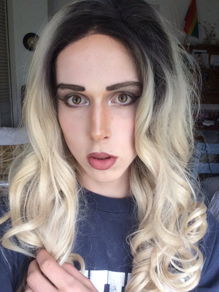 GenericBadQueen's tweet image. 