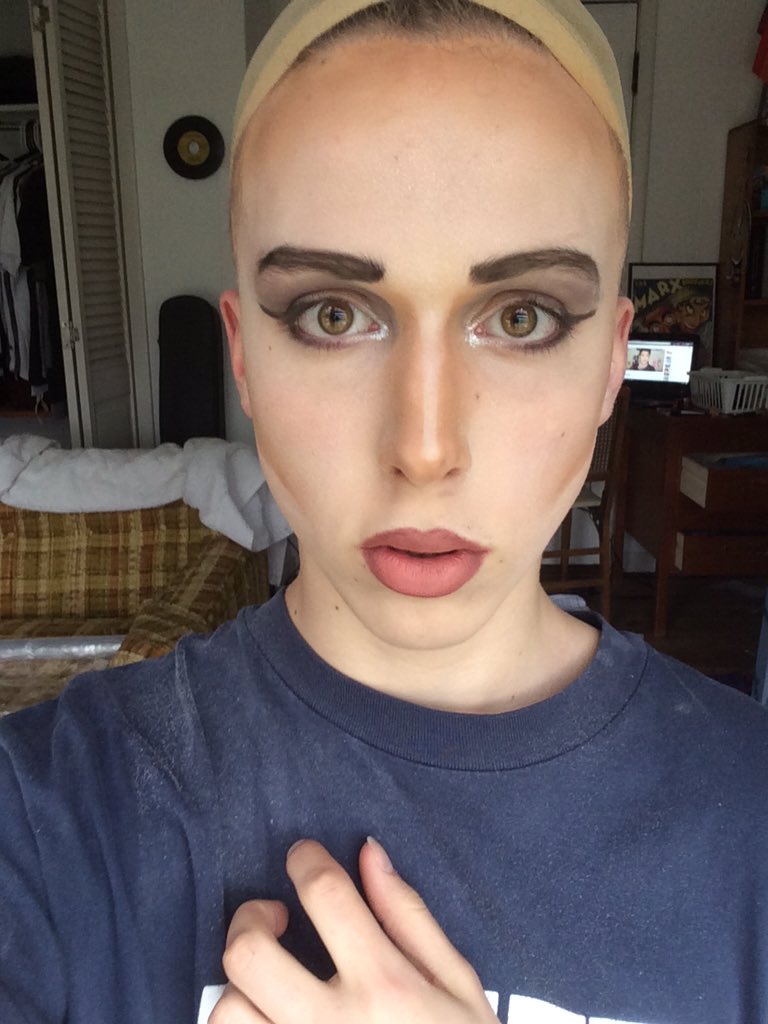 GenericBadQueen's tweet image. 