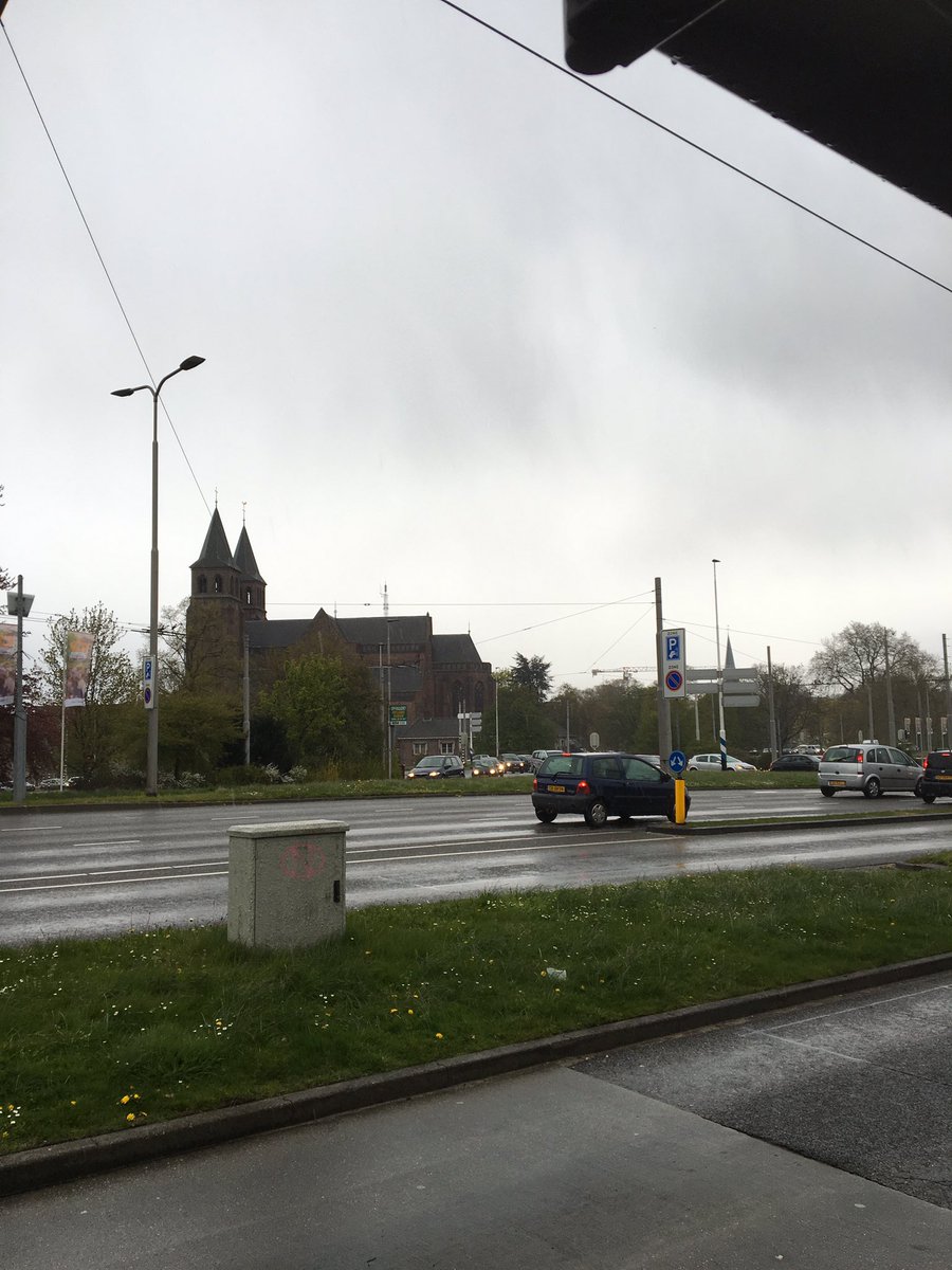 apaardekooper's tweet photo. Een koud en nat Arnhem, in tegenstelling tot gisteren #issueanalyse https://t.co/eohbgguRlr