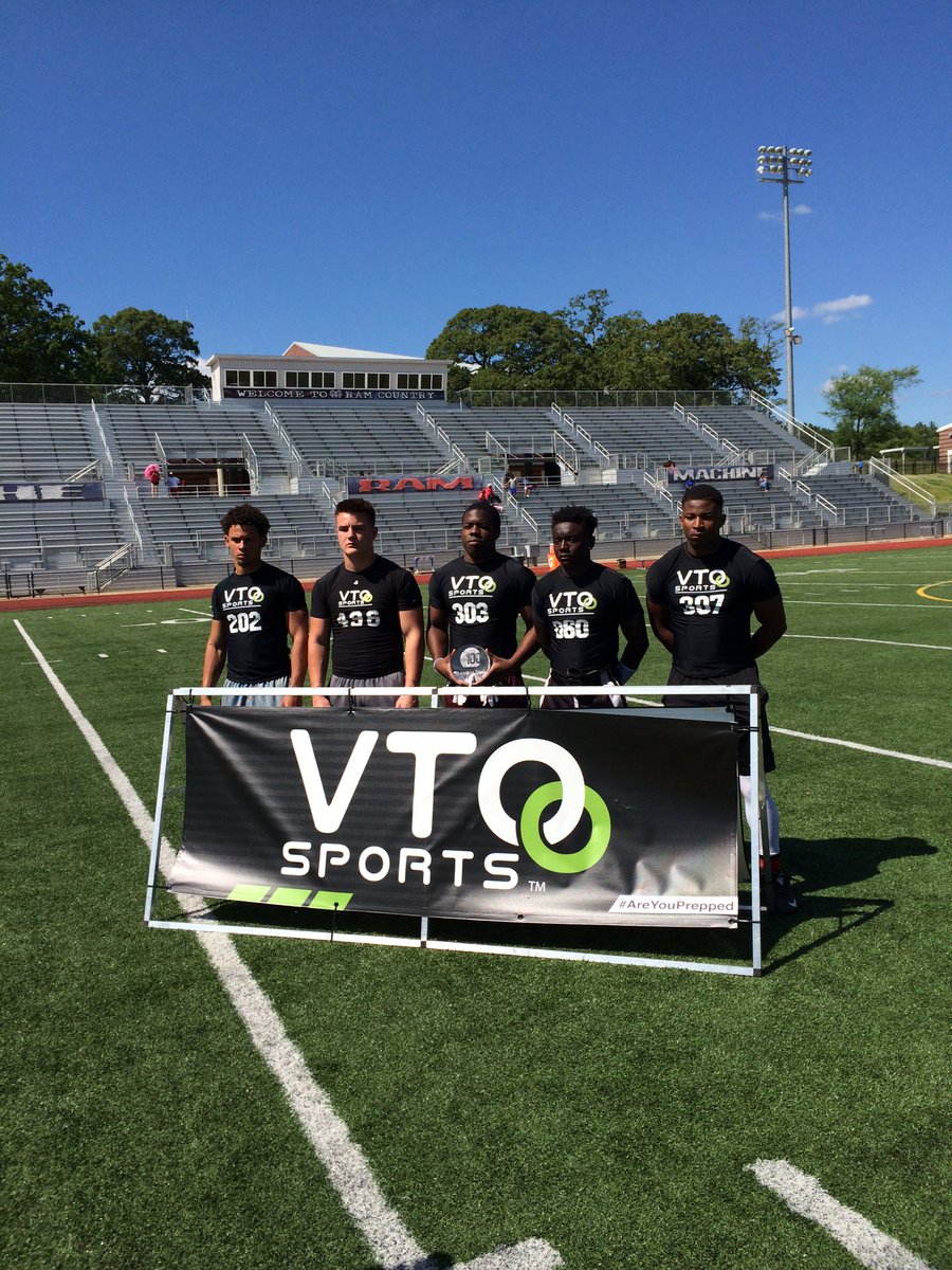 OFFICERWEBB's tweet photo. @VTOSPORTS @PlayBookAthlete            Gabe Webb Top 5 RB 2nd year in a row. C/O 2018 https://t.co/6RzWfAhAOC