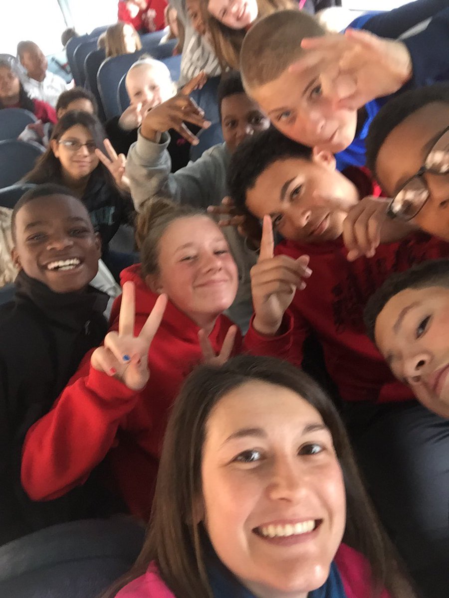 ShaughnessySra's tweet photo. Fun times at #CaptainBree! Awesome performance @CentralMSDrama! #cmslegacy #1phasd #bus133 #busselfie https://t.co/lCOc1YNBIs