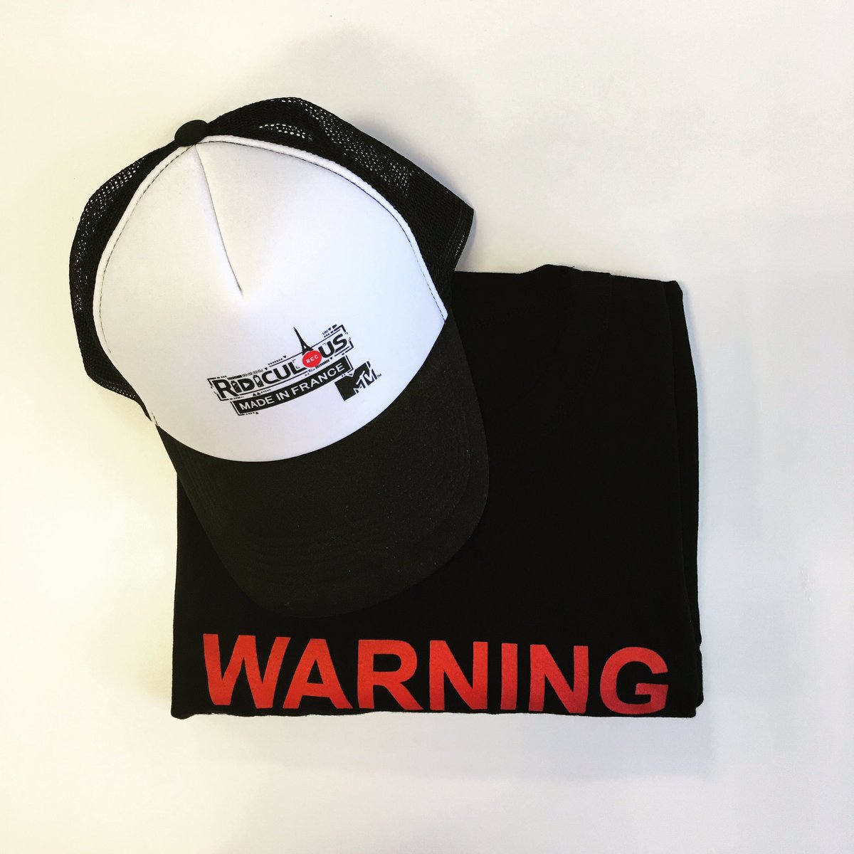 MTVFR's tweet photo. RT pour gagner des casquettes et T-shirts collectors #RidiculousFR !
Tirage au sort à 17h30 🎁 #Concours https://t.co/sXN4sRi3sh
