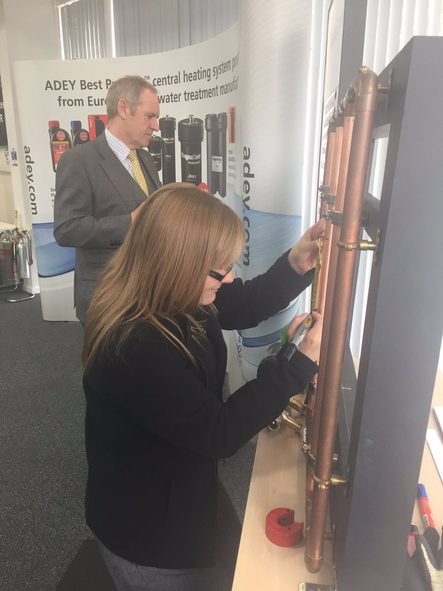 ADEY_Pro's tweet photo. Sam from @Graham_Merchant has a go on our fastest fitter rig! How do you think she will do? #HIPApprentice2016 https://t.co/xUCSykiJX4