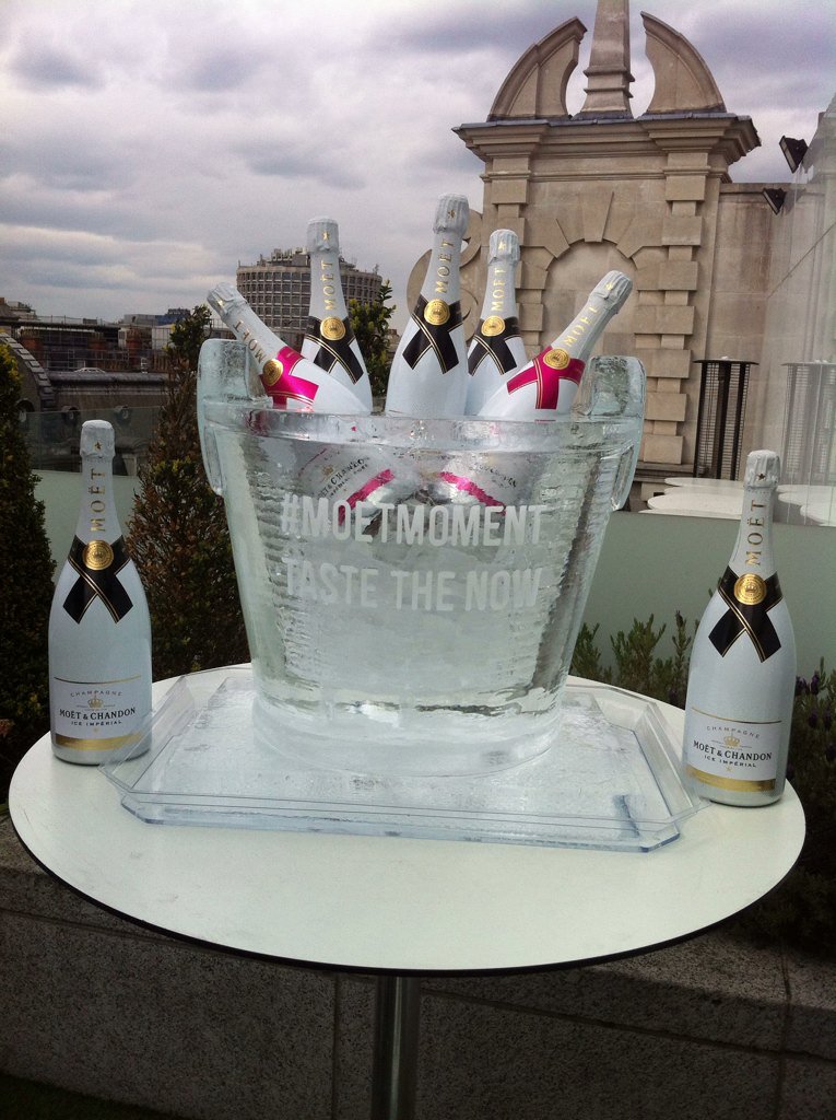 EnotriaCoe's tweet photo. Tasting the now with @Moet_UK Ice Imperial at @radioatmelondon #moetmoment https://t.co/tnf1fYgFj4
