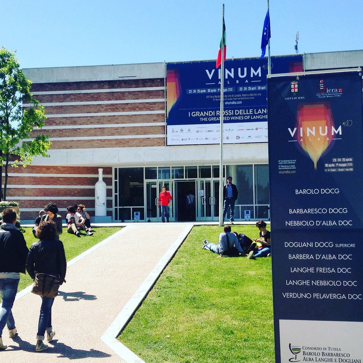 Anche questo weekend potrete degustare i nostri #Dolcetto e #Barbera a <a href="/VINUMALBA/">VINUM ALBA</a>. Cin Cin! #Marcarini #VinumAlba