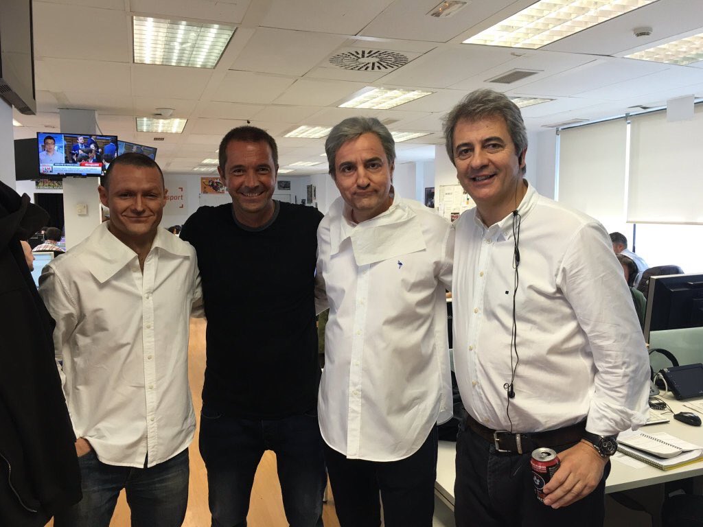lamacope's tweet photo. Los verdaderos Manolos han visitado hoy el plató de @losmanolostv en Deportes Cuatro...Ay, mi madre el Bichoooo!!! https://t.co/WLwLYF1D0v