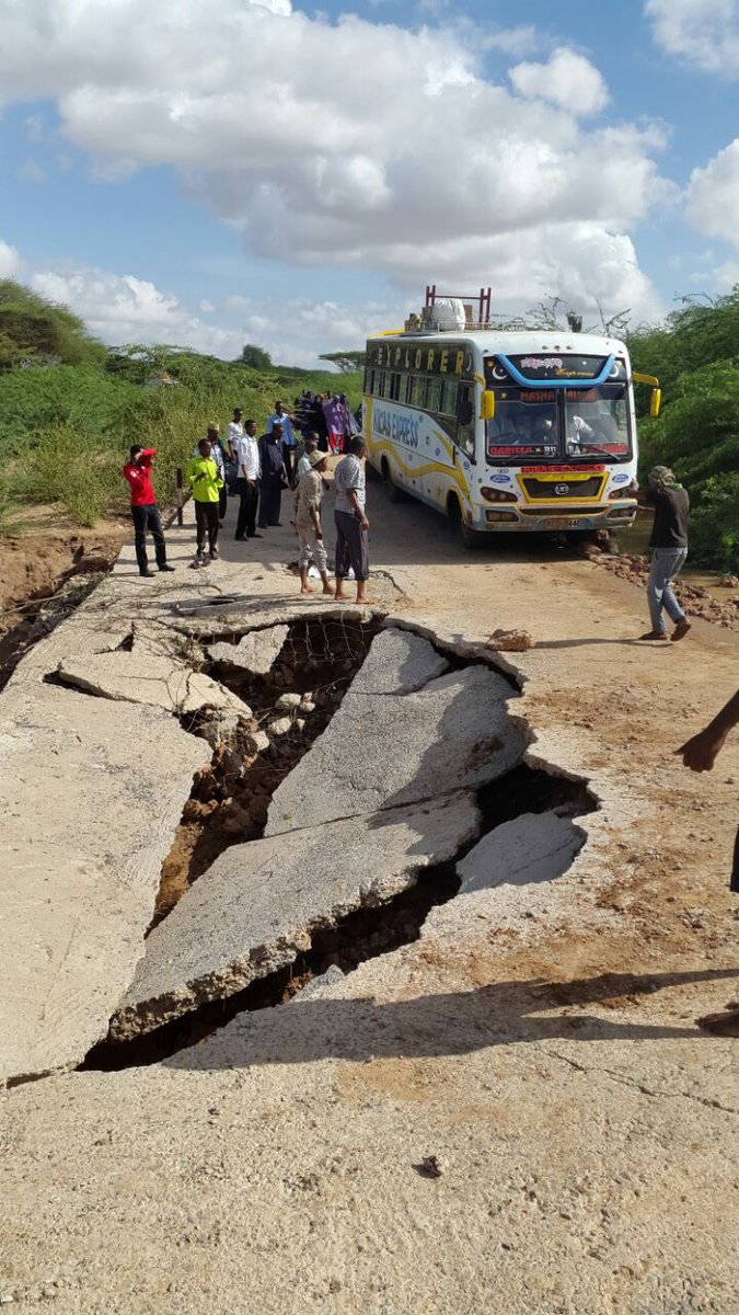 abdiomaar's tweet photo. just like the other parts of #NEP ths s the nature of our roads in #Ijara .unfortunate!
@UKenyatta kindly intervene https://t.co/iBOJVE0FaY