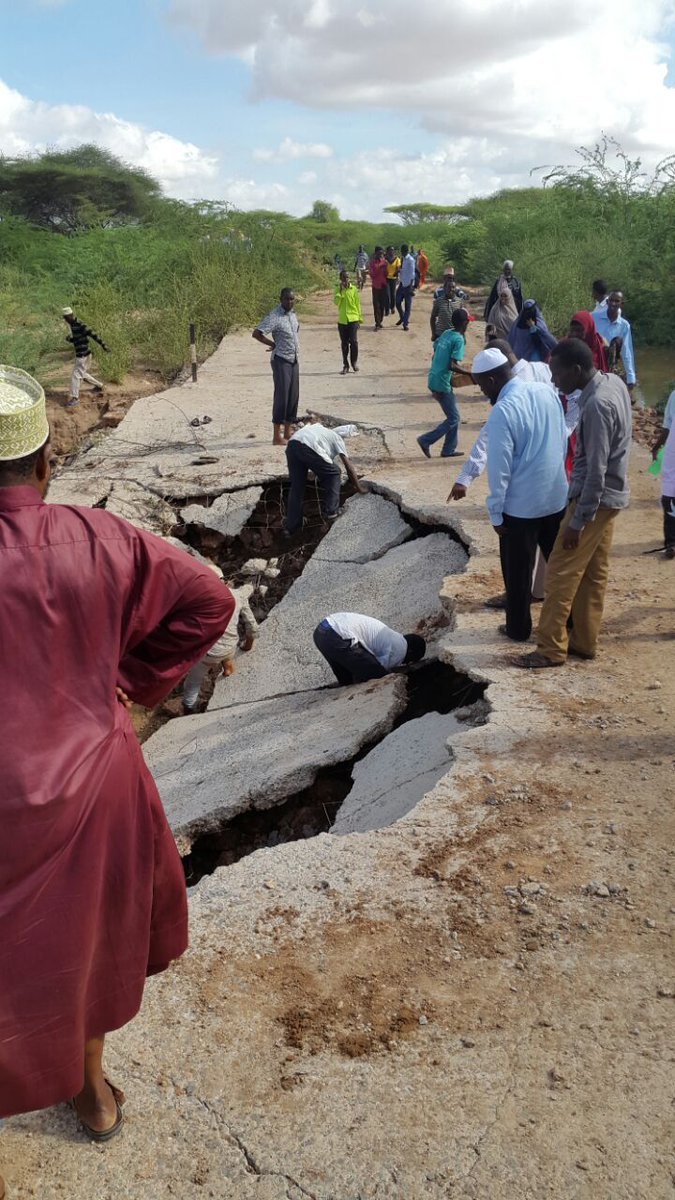 abdiomaar's tweet photo. just like the other parts of #NEP ths s the nature of our roads in #Ijara .unfortunate!
@UKenyatta kindly intervene https://t.co/iBOJVE0FaY
