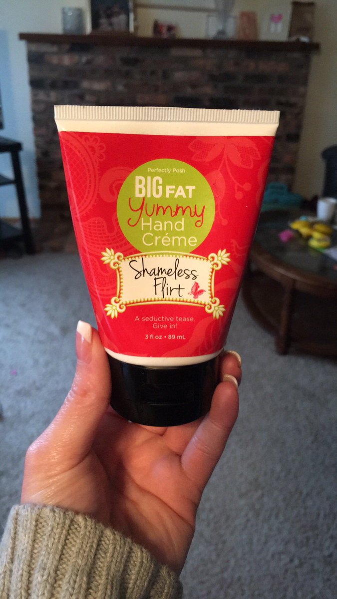 Hochsetl4Sarah's tweet photo. This Handcream is amazing! From Posh! https://t.co/f0PyECz8i8