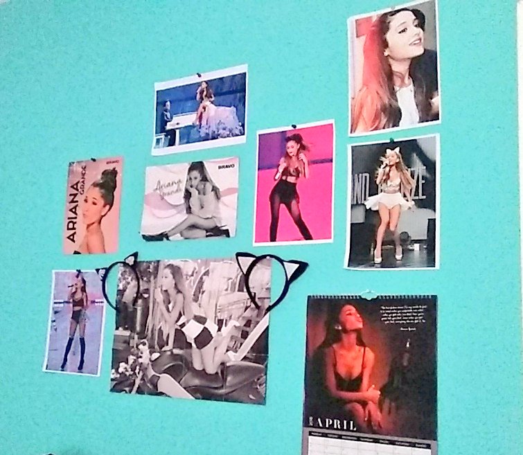 arianacutebabe's tweet image. So proud of my idol @ArianaGrande ILY #2YearsOfProblem 💜Pd: is my bedroom😅😍