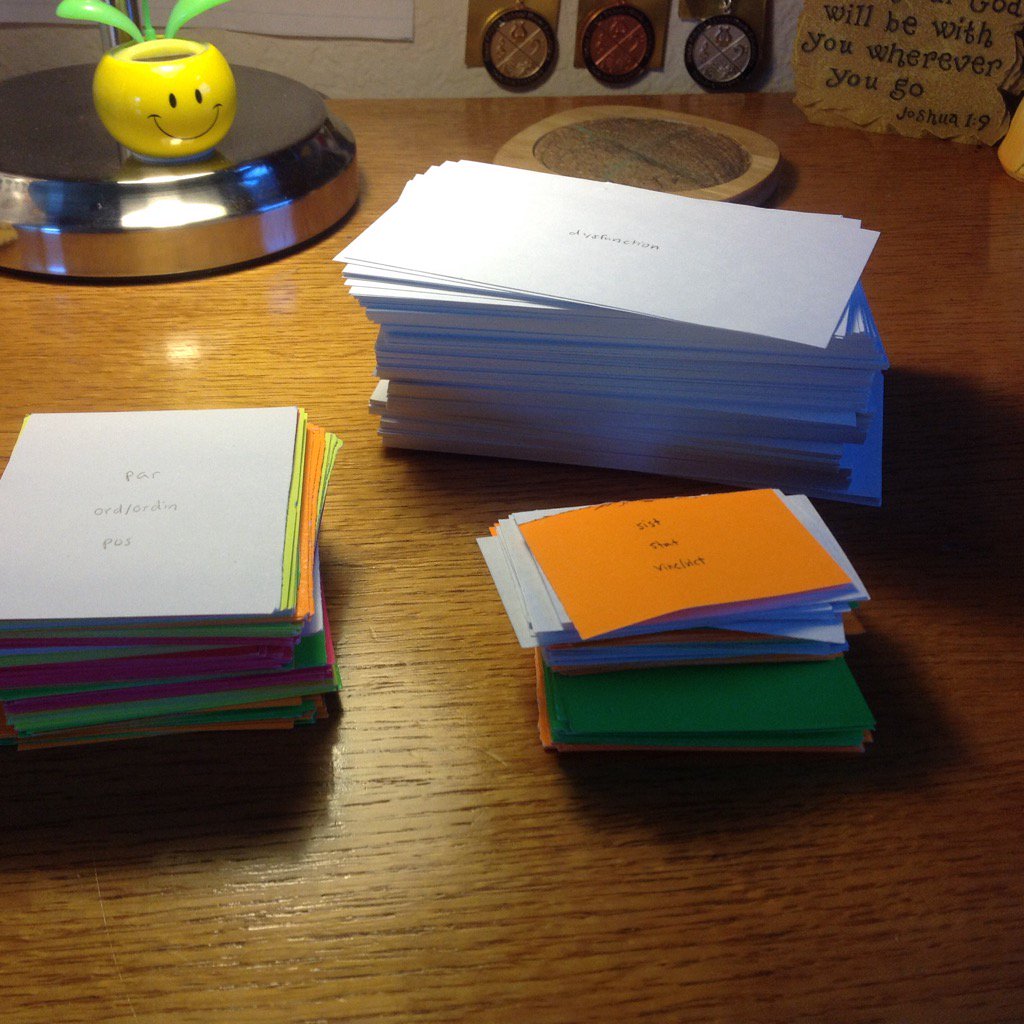 robersagenuis's tweet photo. Won't be needing these anymore. #firstfinalisdone #manywords #muchstudy https://t.co/rIiYPpsUKK