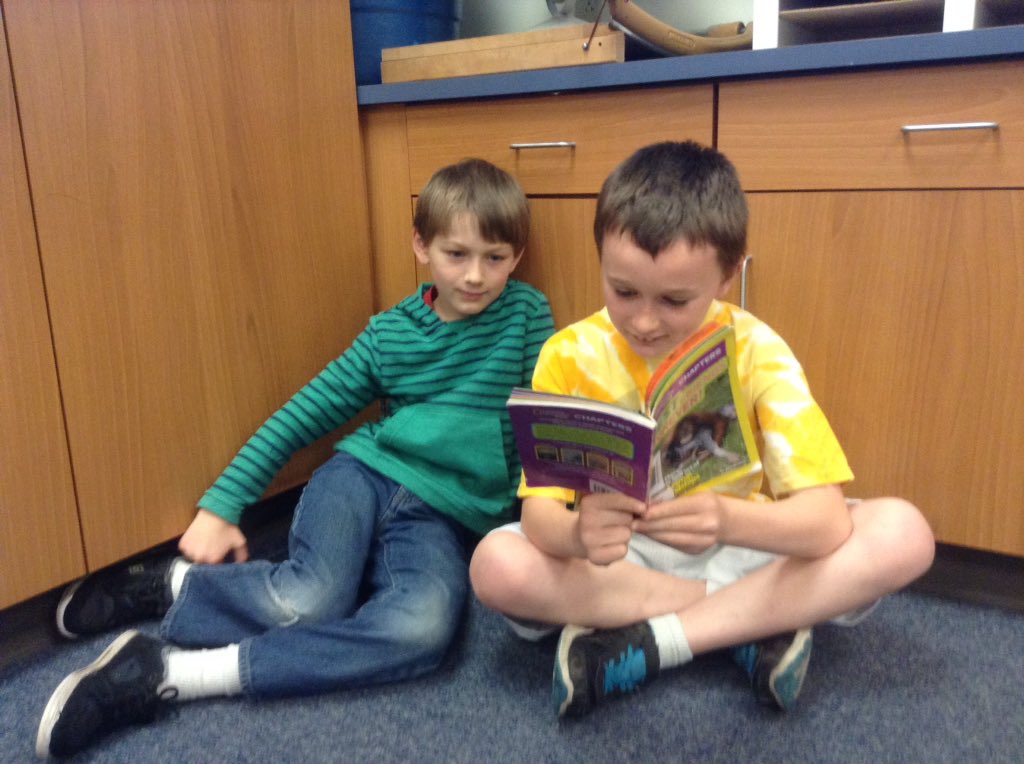 JJohnson_CPS's tweet photo. Readers in room 202 can:  Read non-fiction, remember what they read and put information into their own words!! https://t.co/FwmNGkVMJa