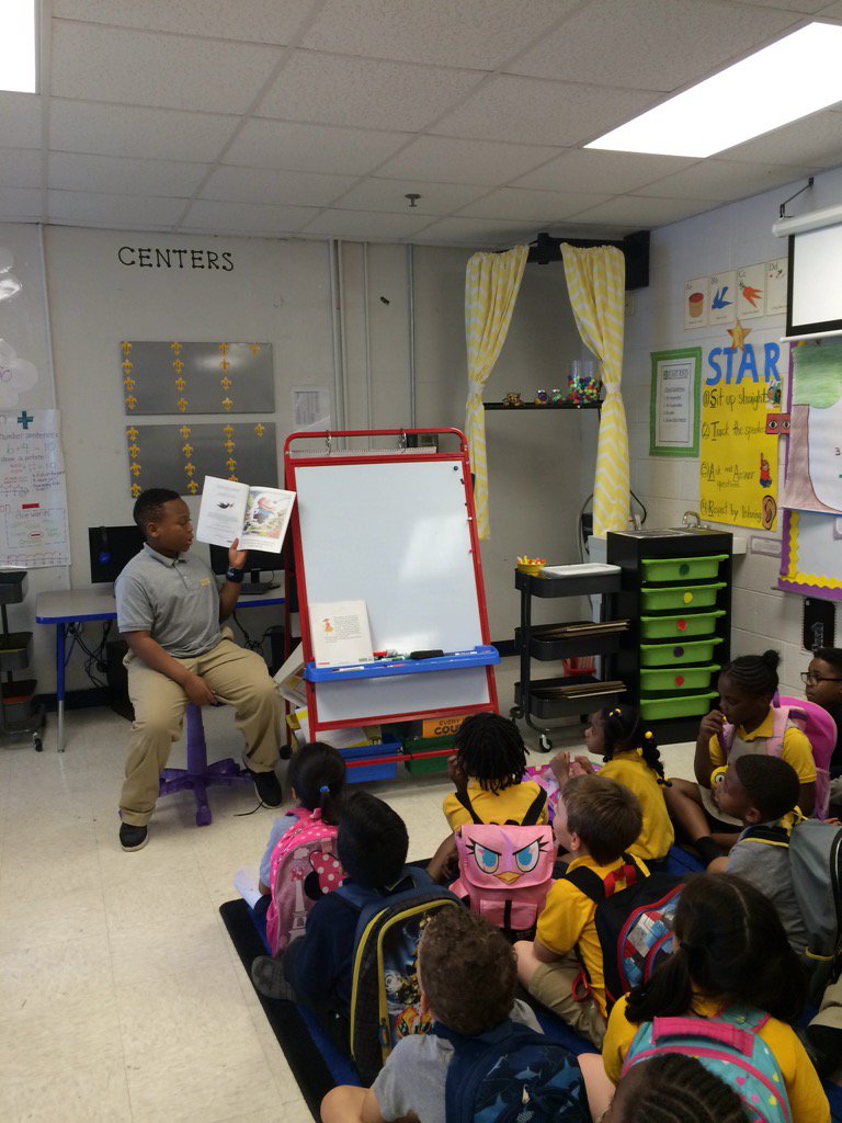 EEPLSU's tweet photo. Our 4th grade guest reader is a big hit in LSU! 😊 @EEPTulane https://t.co/eZ6KKWhkXm