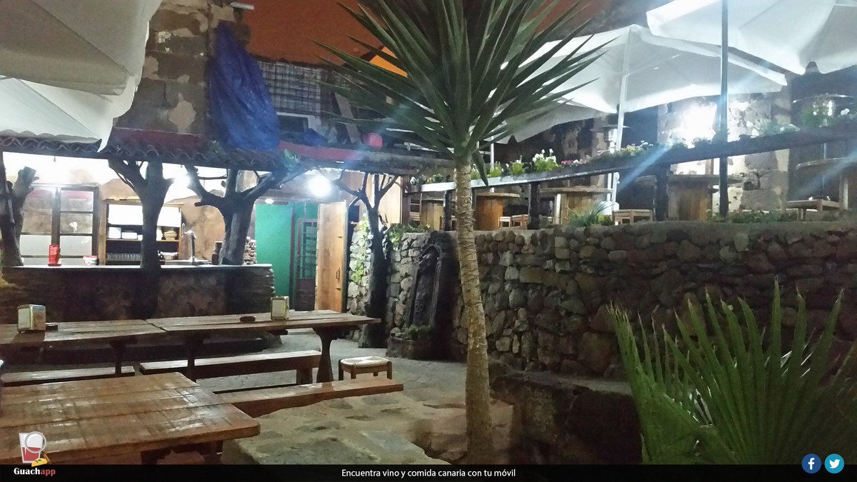 guachapp's tweet image. Asombrados con lo que acabamos de descubrir en #LaLaguna :O. #SeBuscaEscaldón en toda #Canarias!